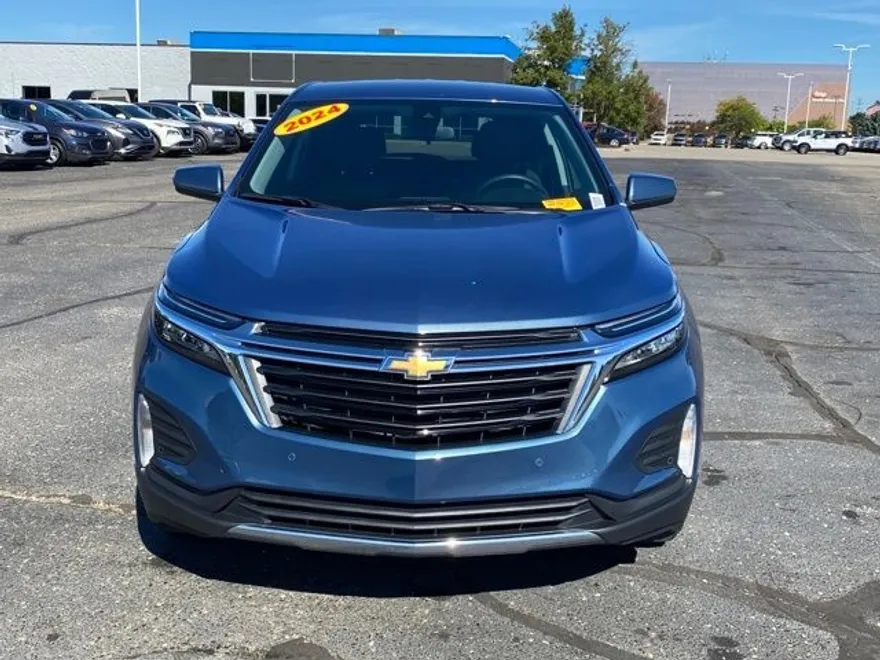 2024 Chevrolet Equinox LT photo 1
