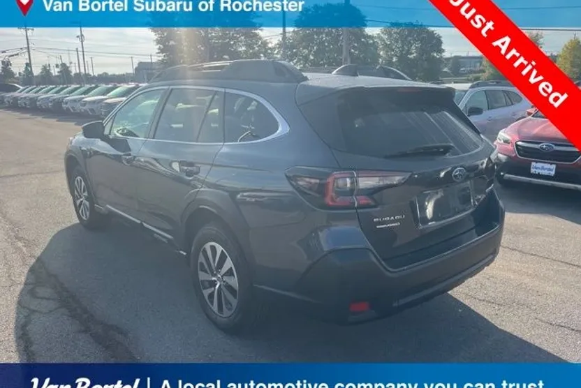 2023 Subaru Outback Premium photo 1