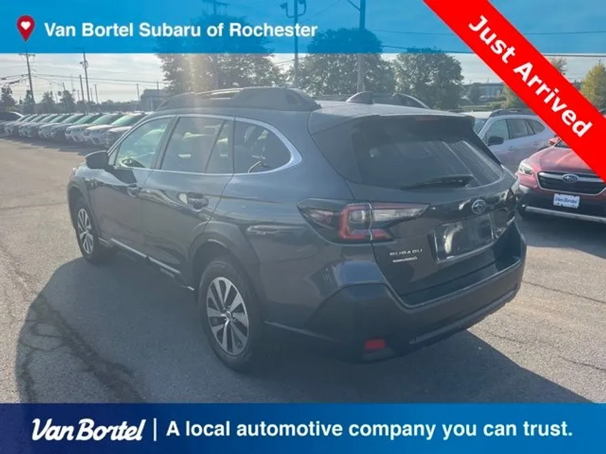 2023 Subaru Outback Premium photo 1