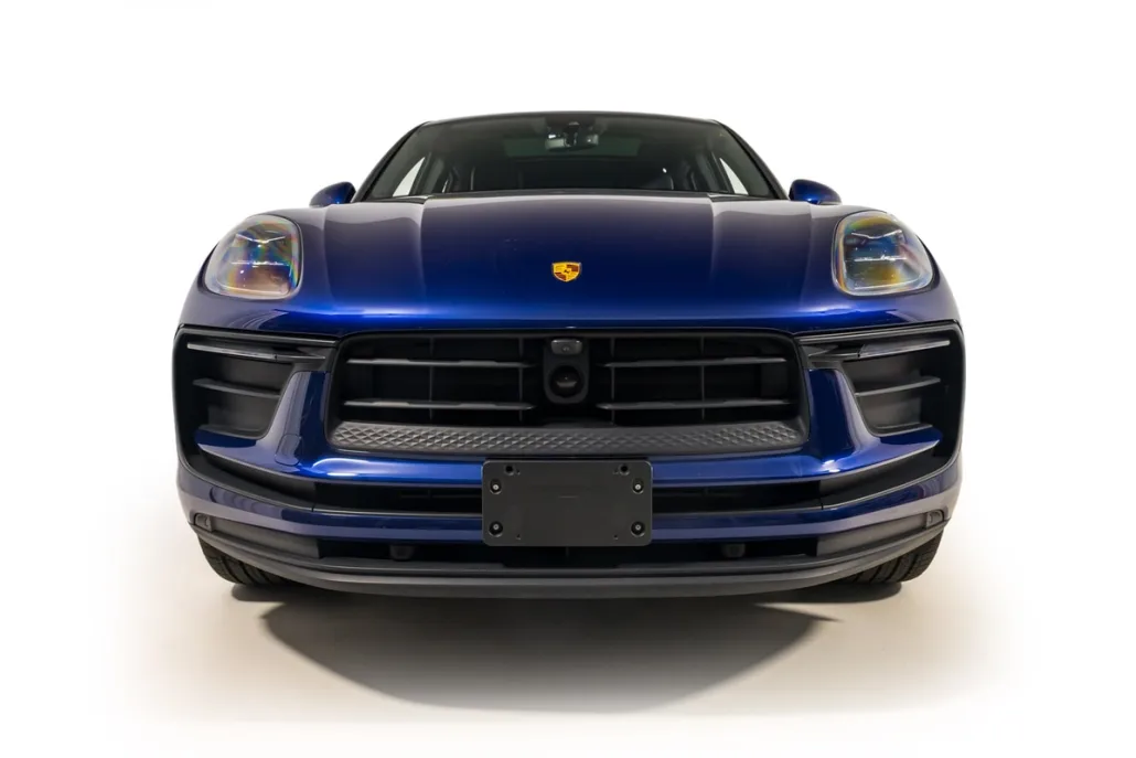 2023 Porsche Macan T photo 1