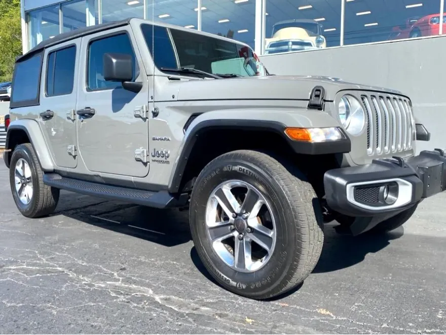 2018 Jeep Wrangler Unlimited Sahara photo 1