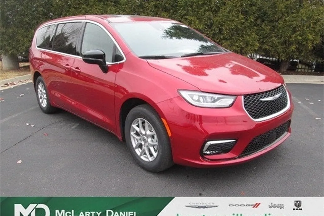 2025 Chrysler Pacifica photo 1