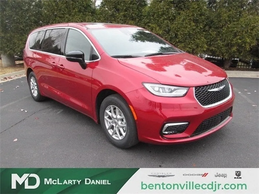 2025 Chrysler Pacifica photo 1