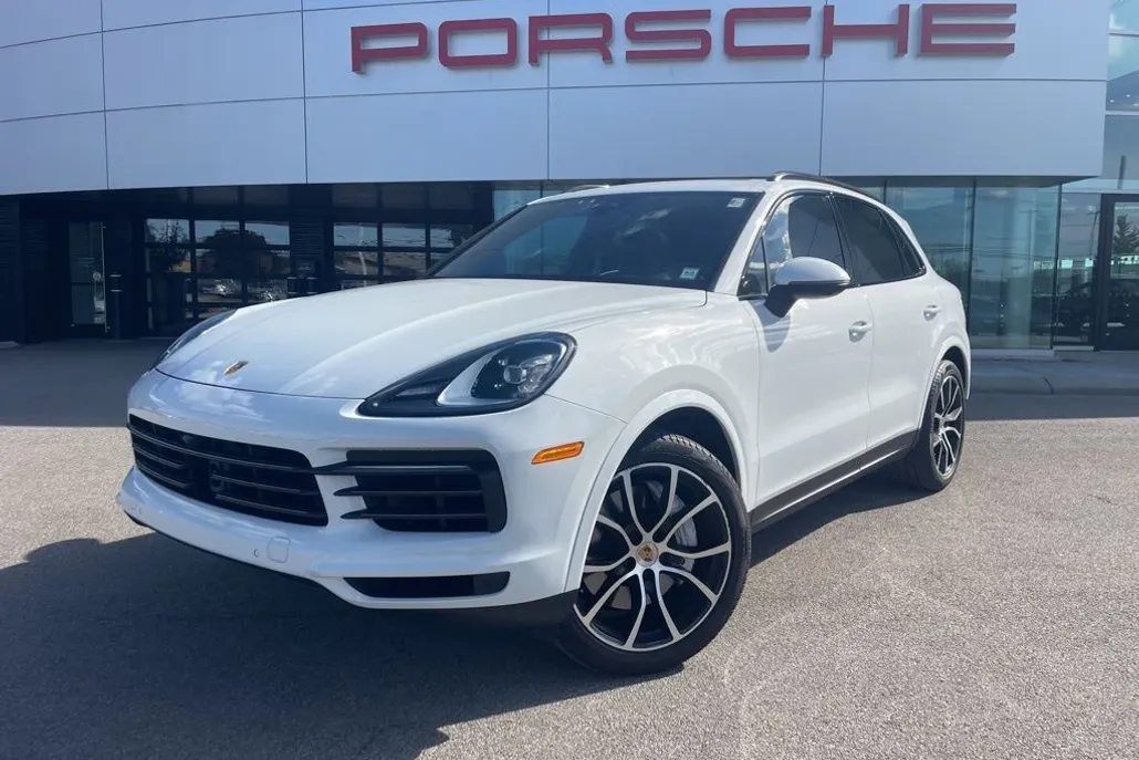 2022 Porsche Cayenne Platinum Edition photo 1