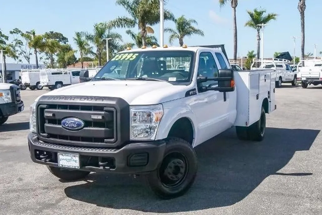 2016 Ford F-350 XLT photo 1