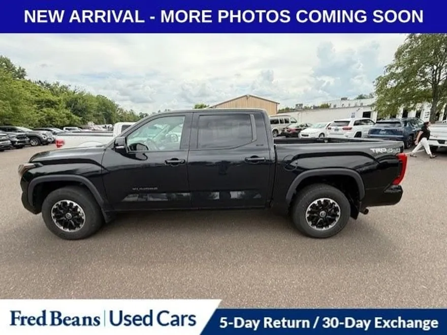 2022 Toyota Tundra SR5 photo 1