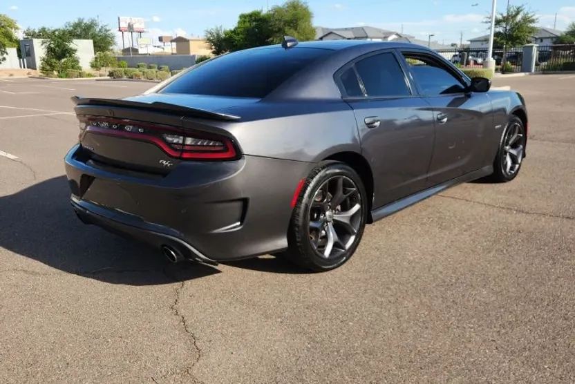 2019 Dodge Charger R/T photo 1
