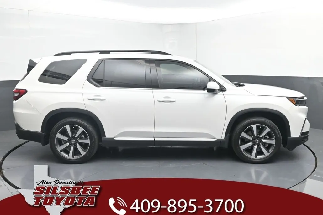 2024 Honda Pilot Touring photo 1