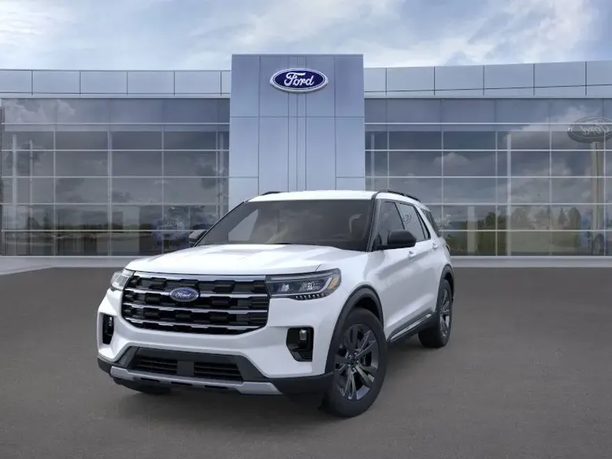 2025 Ford Explorer photo 1