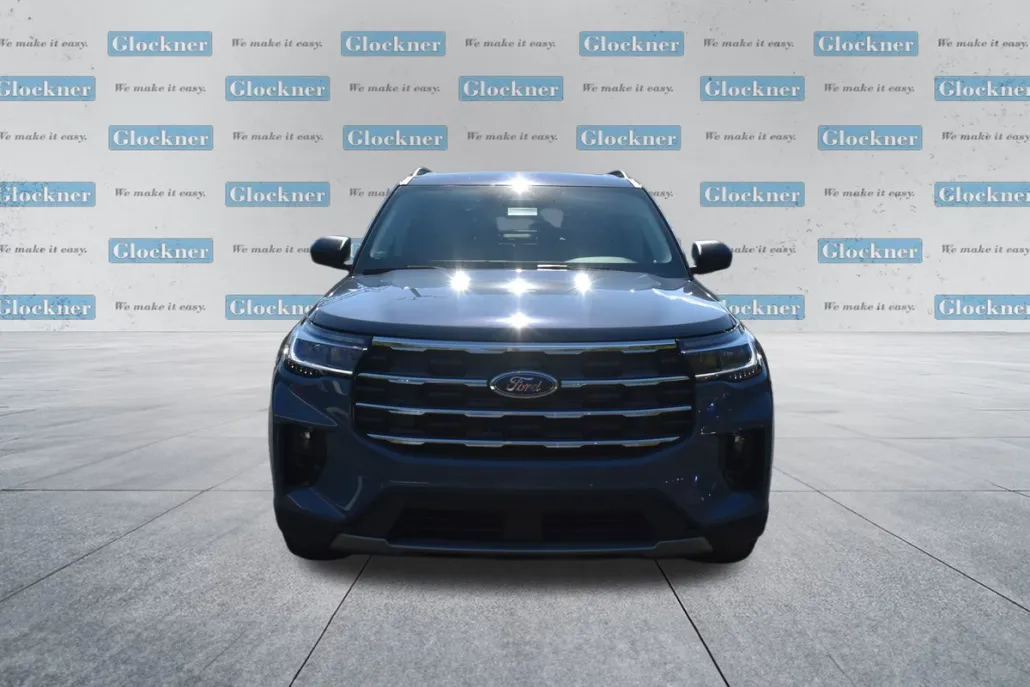 2025 Ford Explorer photo 1