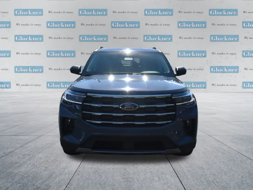 2025 Ford Explorer photo 1