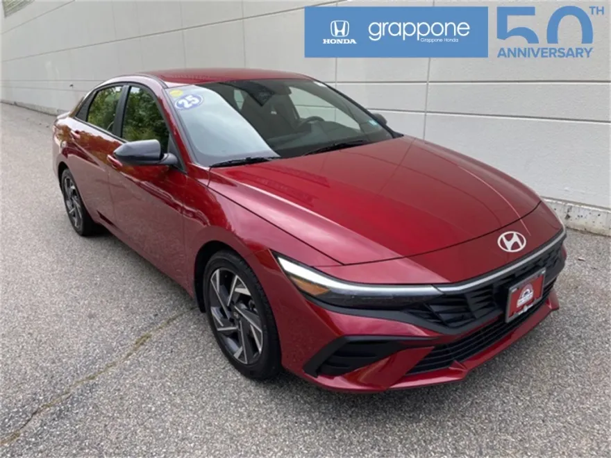 2025 Hyundai Elantra SEL Sport photo 1