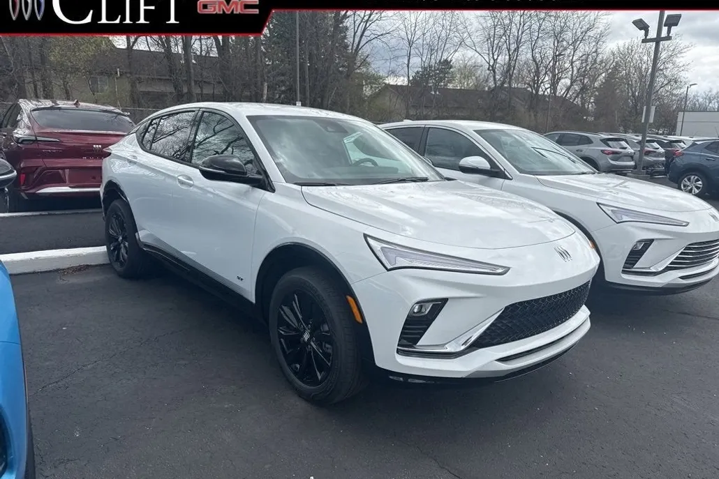 2025 Buick Envista ST photo 1