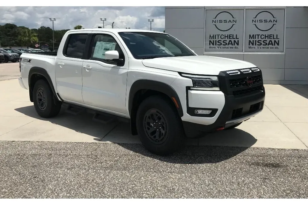 2025 Nissan Frontier Crew Cab PRO-X photo 1