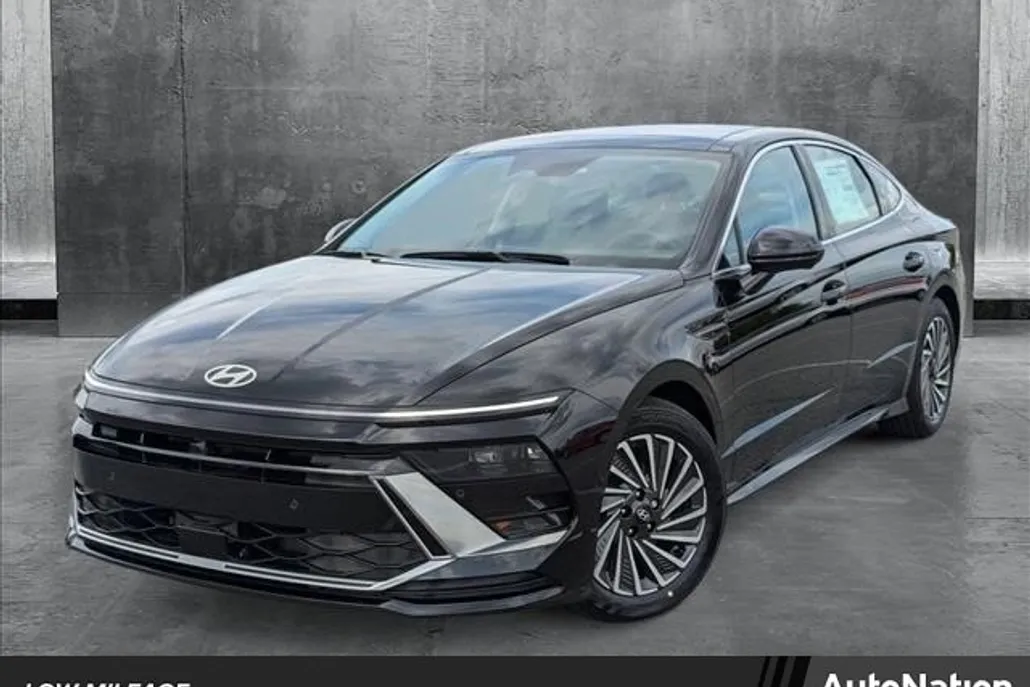 2024 Hyundai Sonata Hybrid Limited photo 1