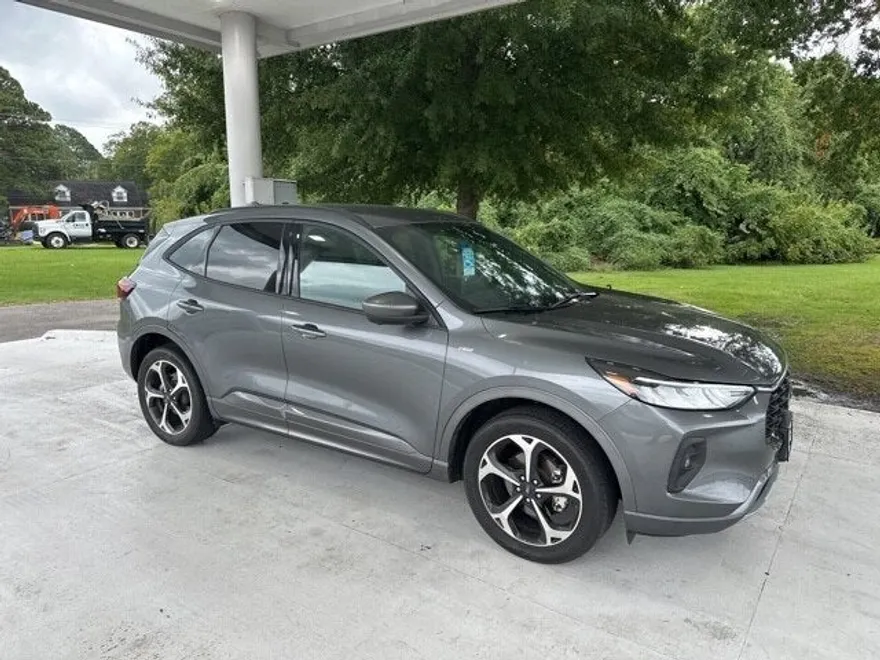 2023 Ford Escape ST-Line Select photo 1