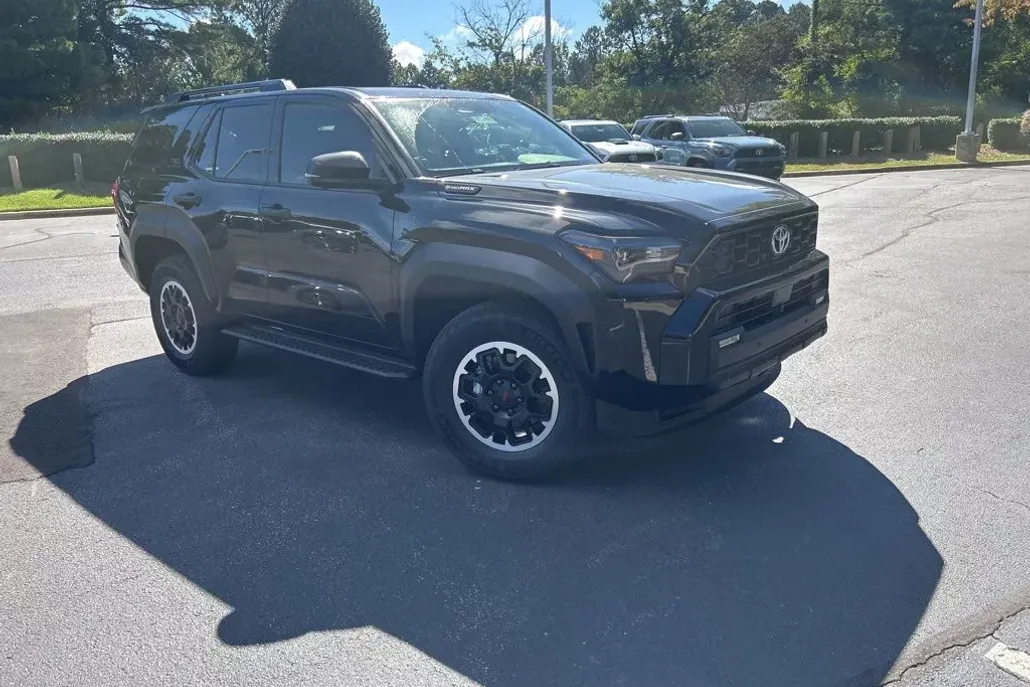 2025 Toyota 4Runner TRD Off-Road Premium photo 1