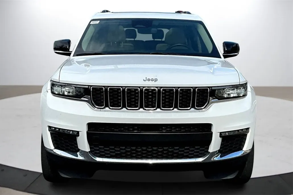 2022 Jeep Grand Cherokee Limited photo 1