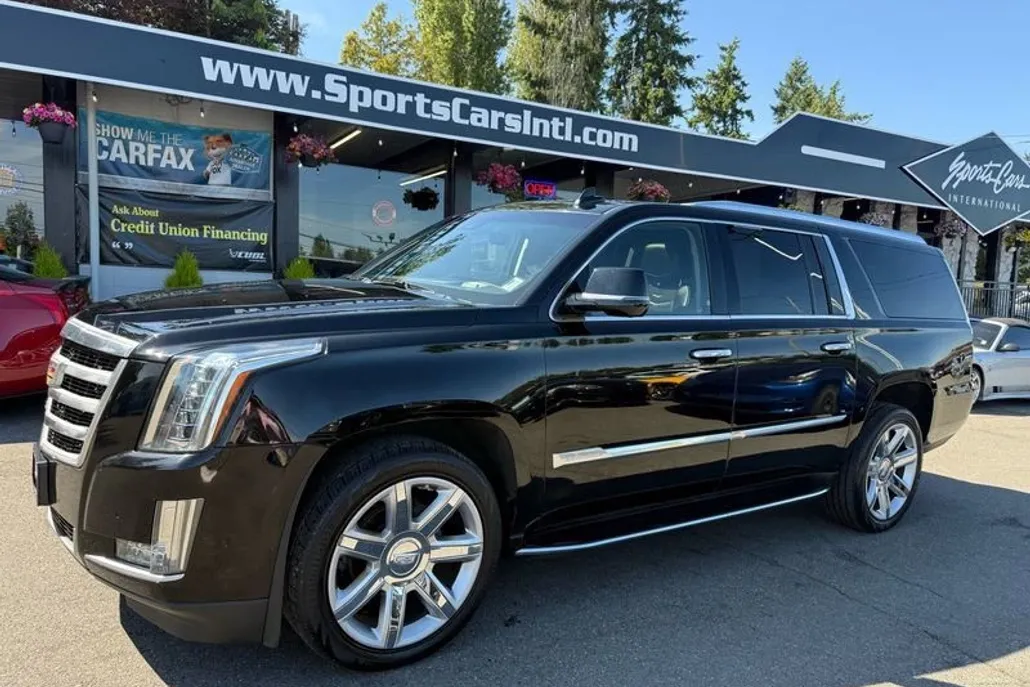 2019 Cadillac Escalade ESV Luxury photo 1