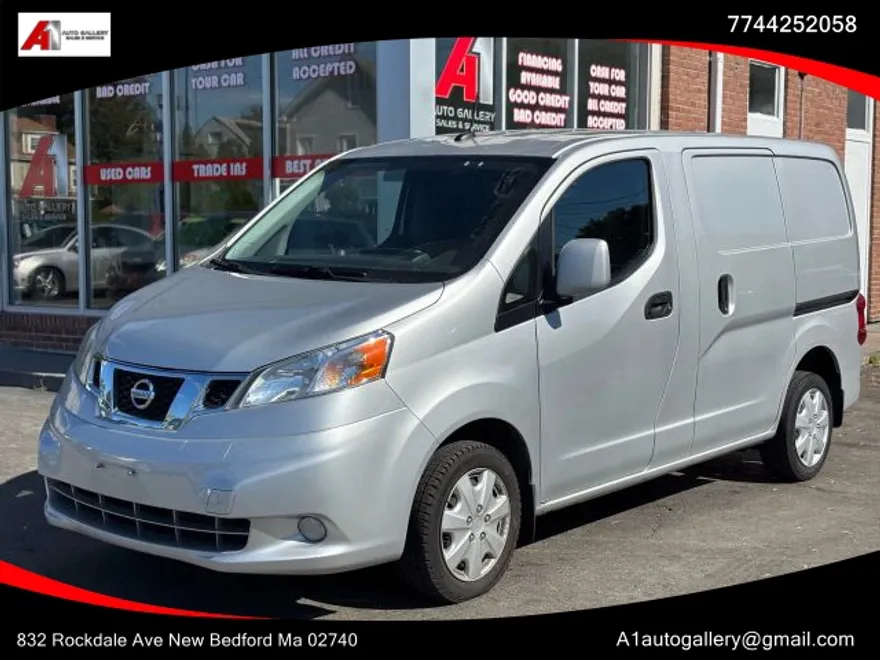 2018 Nissan NV200 SV photo 1
