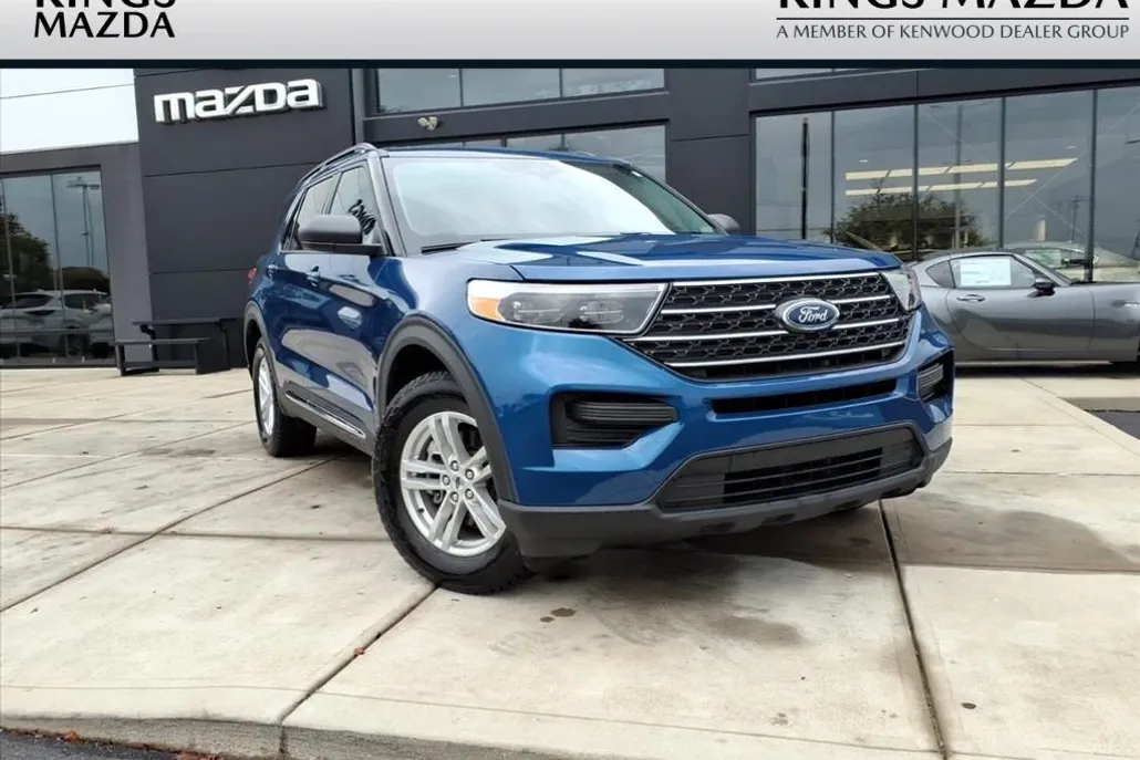 2022 Ford Explorer XLT photo 1