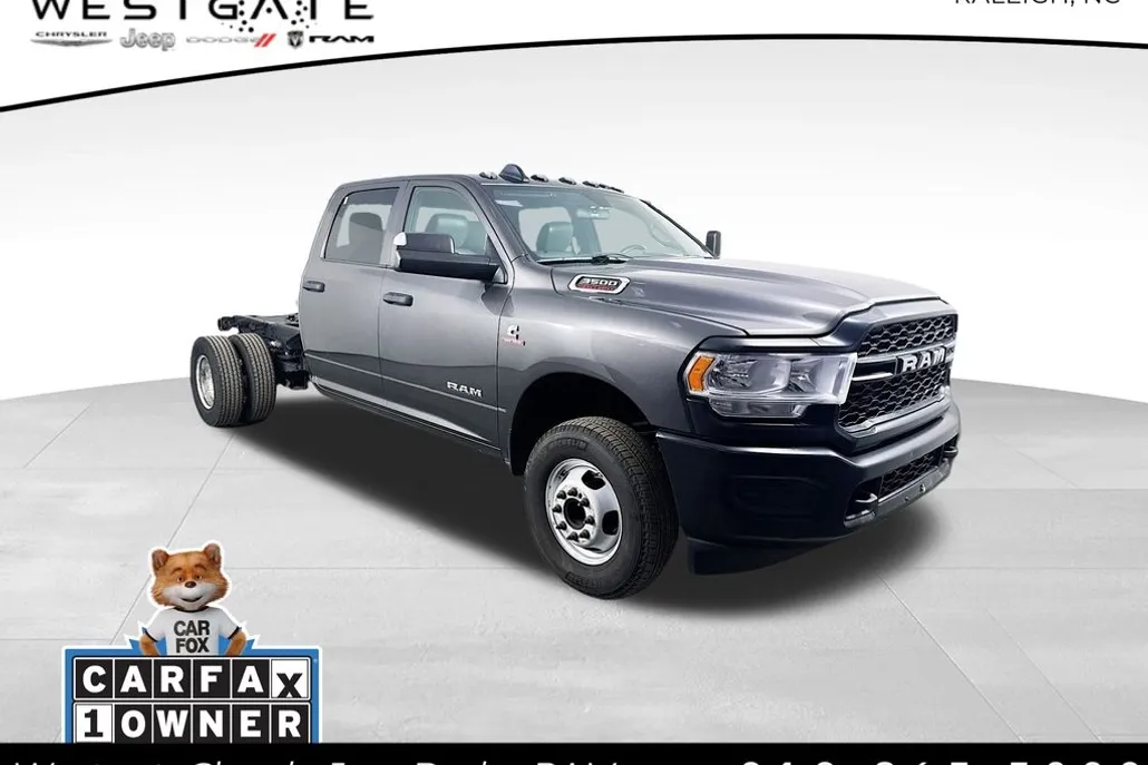 2022 Ram 3500 Tradesman photo 1