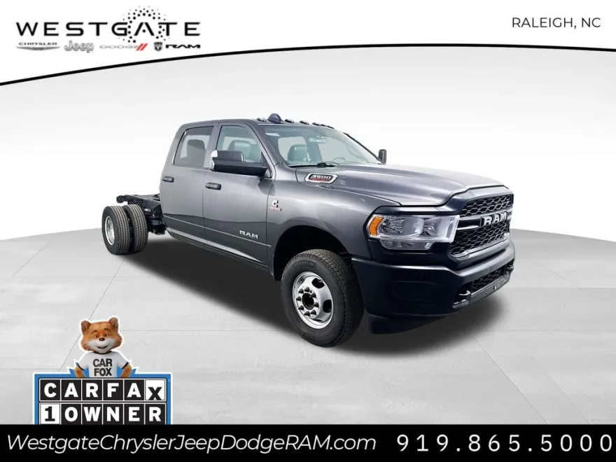 2022 Ram 3500 Tradesman photo 1