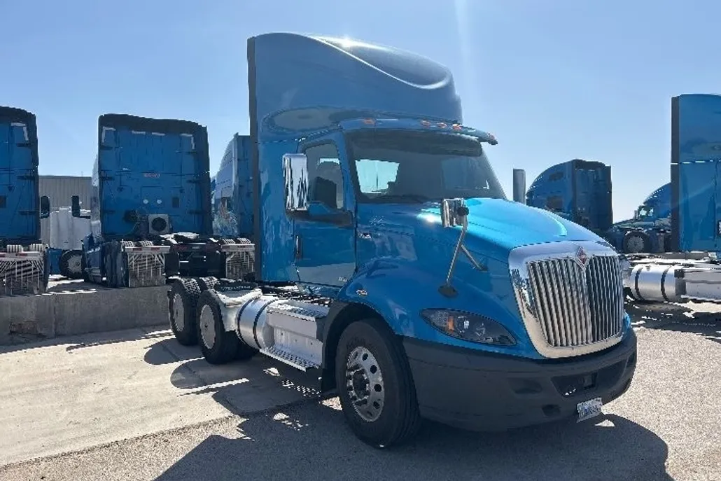 2019 International RH613 RH photo 1