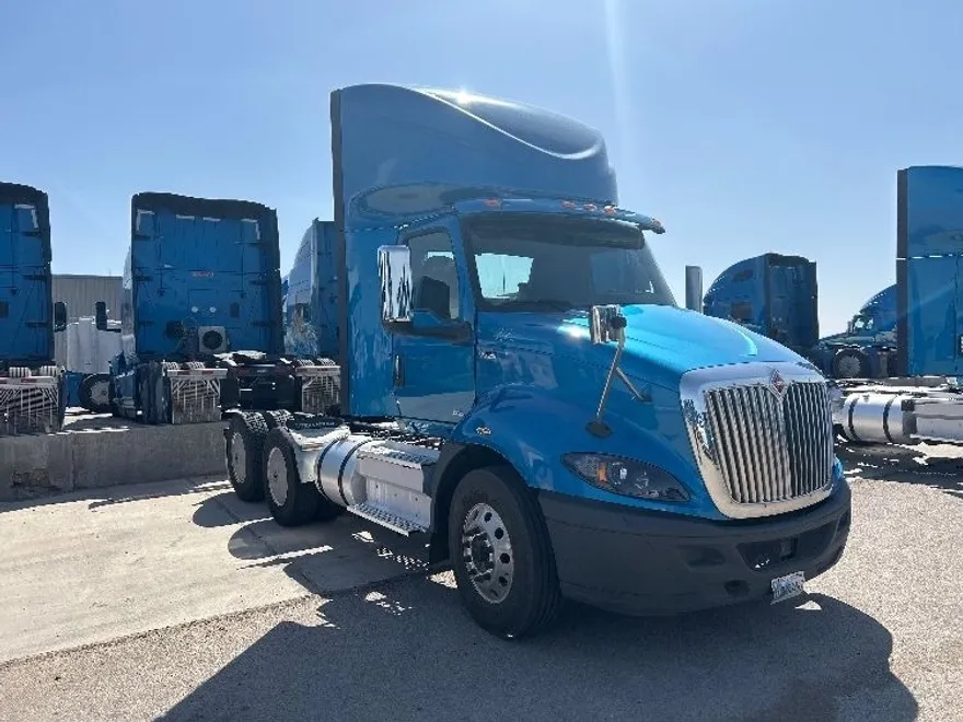 2019 International RH613 RH photo 1