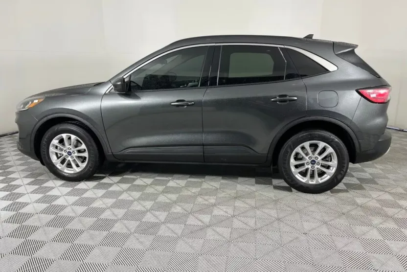 2020 Ford Escape SE photo 1