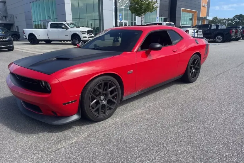 2015 Dodge Challenger R/T Scat Pack photo 1