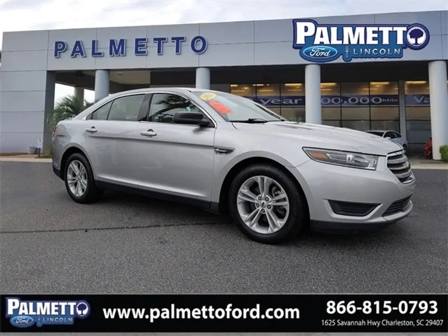 2018 Ford Taurus SE photo 1
