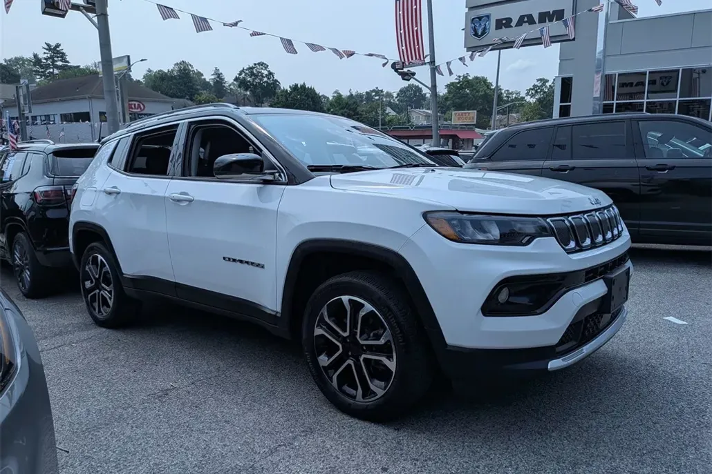 2022 Jeep Compass Limited photo 1