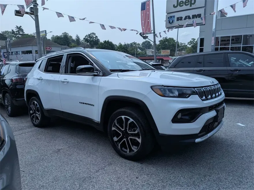 2022 Jeep Compass Limited photo 1