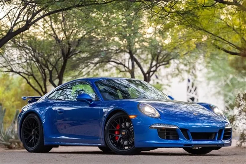 2016 Porsche 911 GTS photo 1