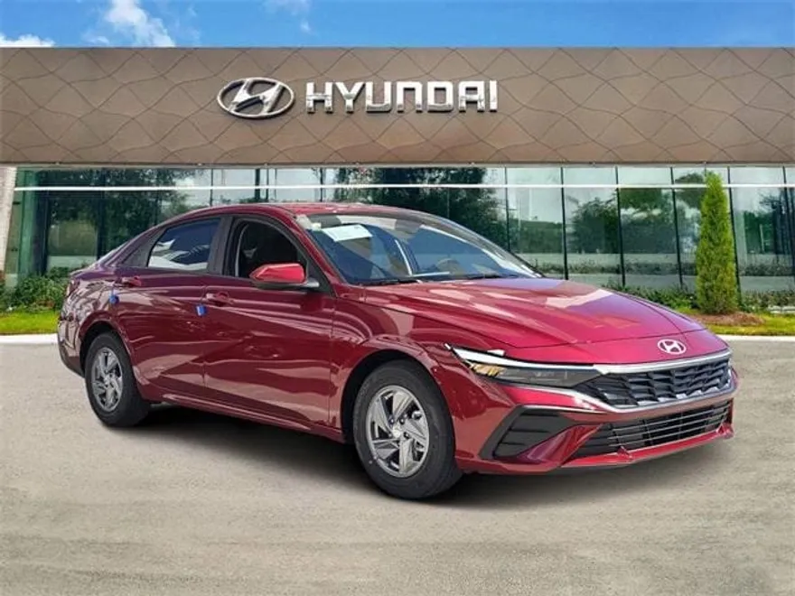 2025 Hyundai Elantra SE photo 1