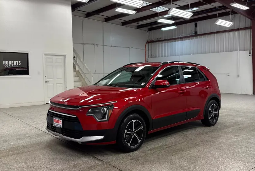 2023 Kia Niro EX photo 1