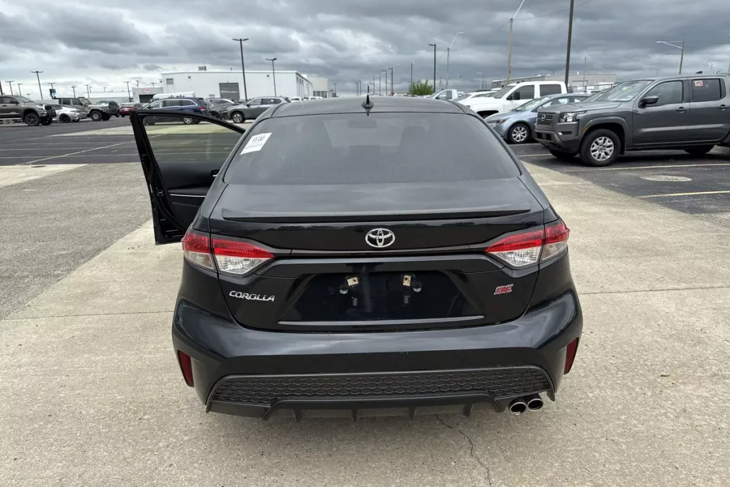 2022 Toyota Corolla SE photo 1