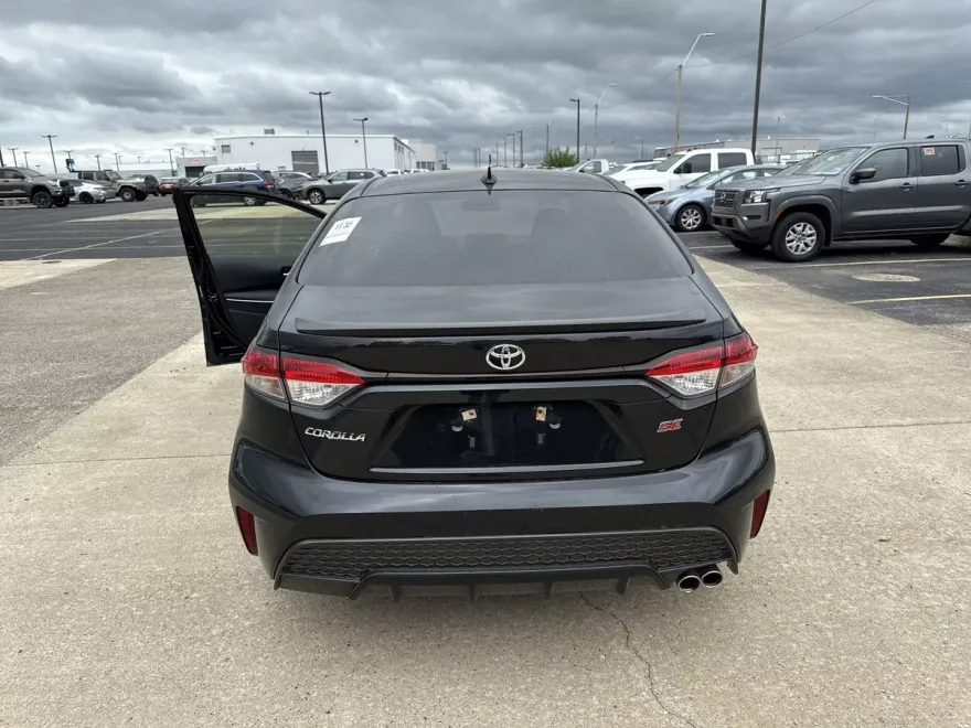 2022 Toyota Corolla SE photo 1