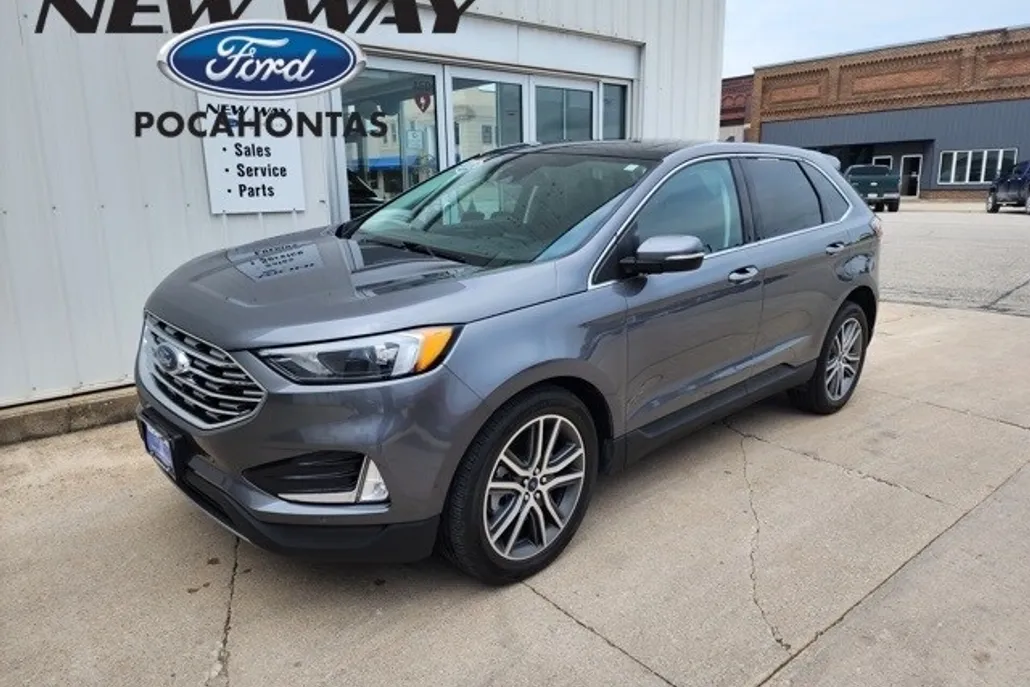 2022 Ford Edge Titanium photo 1