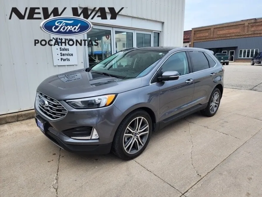 2022 Ford Edge Titanium photo 1