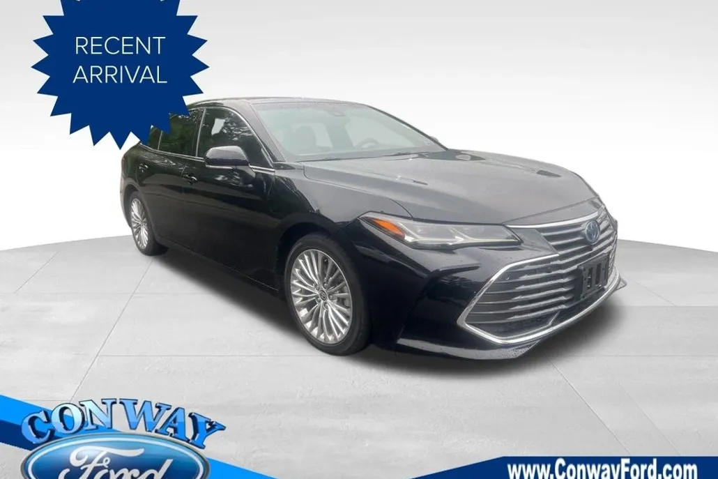 2022 Toyota Avalon Hybrid Limited photo 1
