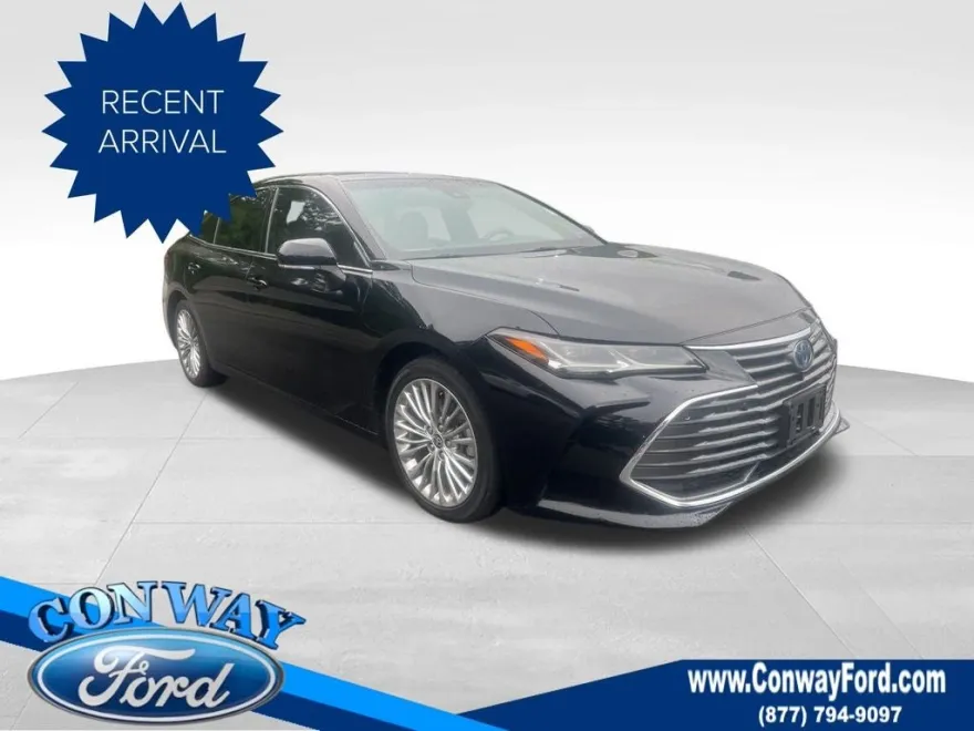 2022 Toyota Avalon Hybrid Limited photo 1