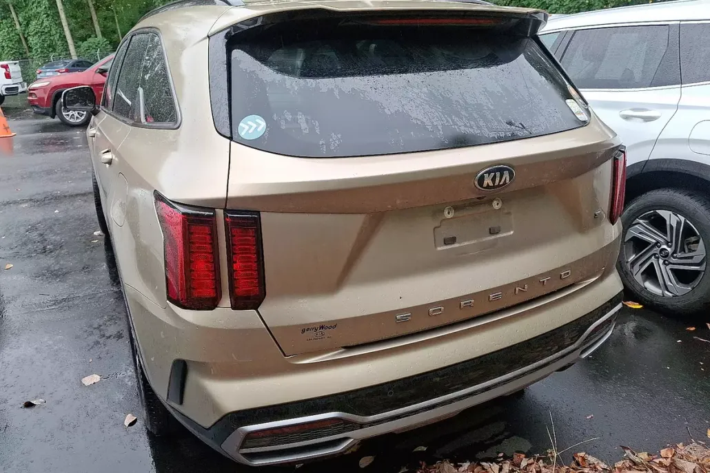 2021 Kia Sorento S photo 1