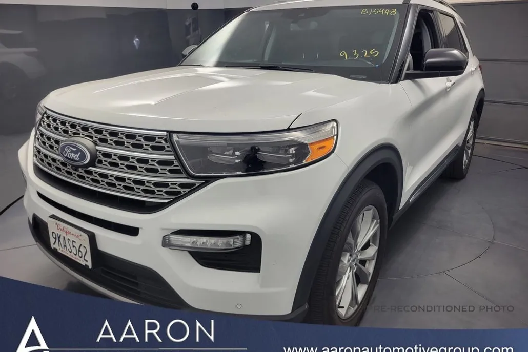 2023 Ford Explorer Limited photo 1