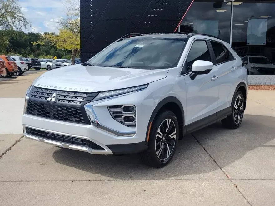 2026 Mitsubishi Eclipse Cross SE photo 1