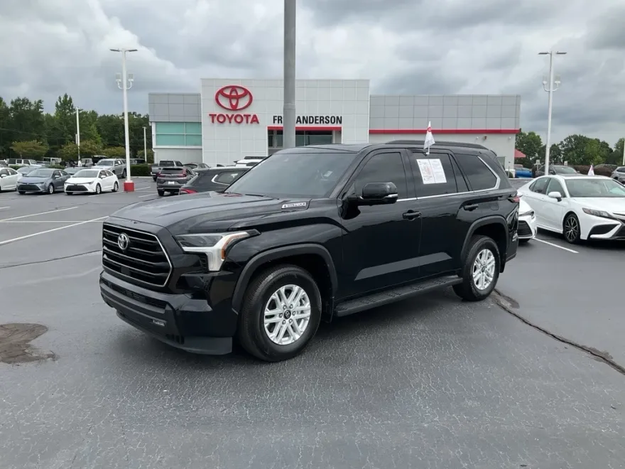 2025 Toyota Sequoia SR5 photo 1