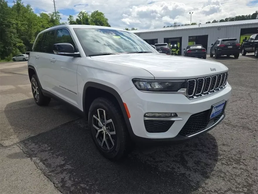 2025 Jeep Grand Cherokee Limited photo 1