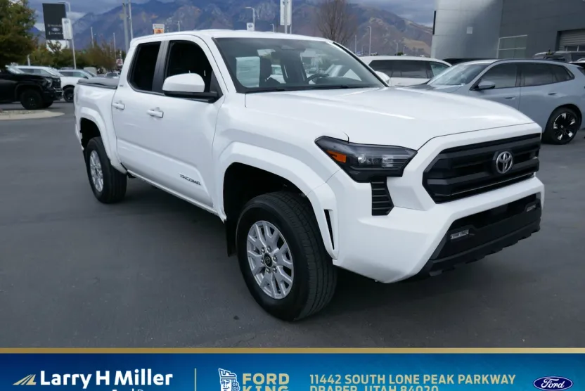 2024 Toyota Tacoma SR5 photo 1