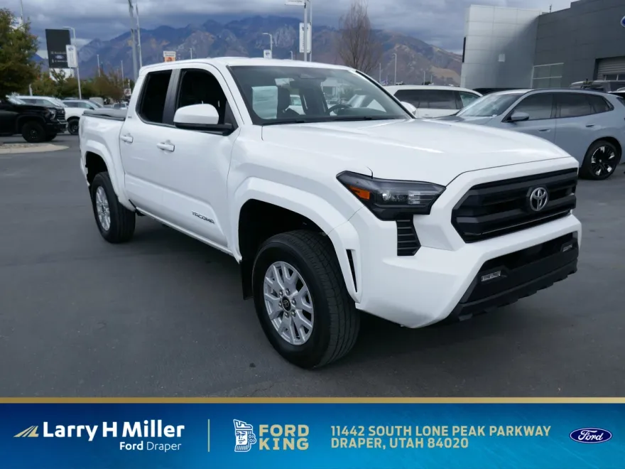 2024 Toyota Tacoma SR5 photo 1